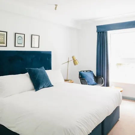 Merchants Manor Hotel 4*