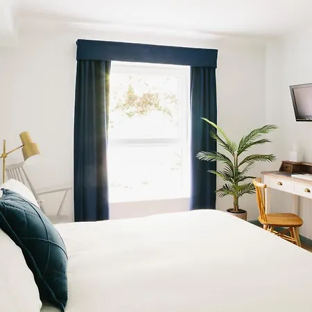 Merchants Manor 4* Falmouth