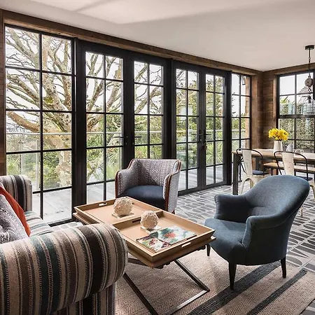 Hotel Merchants Manor 4*